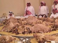 كيف هي موائد آل سعود قارنها بما يأكل 70% من الشعب